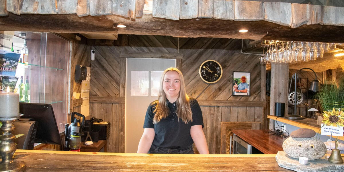 Eva Aminda har jobbet i hotell i 14 år av livet sitt. Hun har også mye erfaring fra store hotell i hovedstaden. 