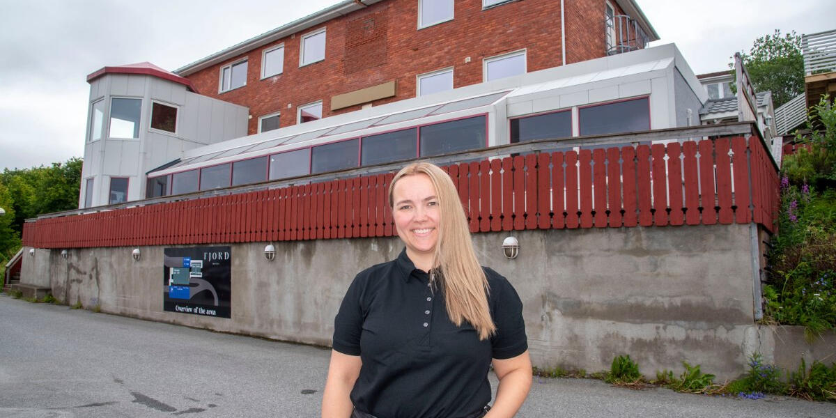 Hotellsjefen forteller at det har vært et travelt halvår, og da særlig sommersesongen.