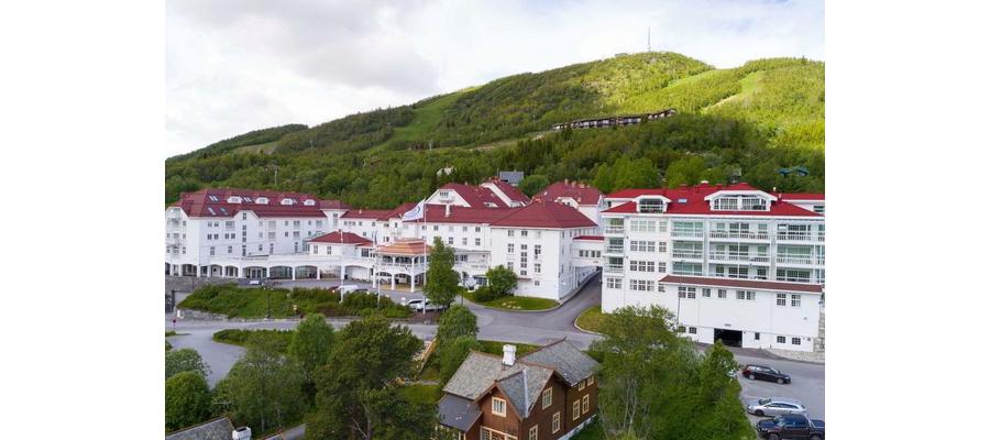 Dr. Holms-eierne har tapt ti år på rad – og skiftet direktør 13 ganger