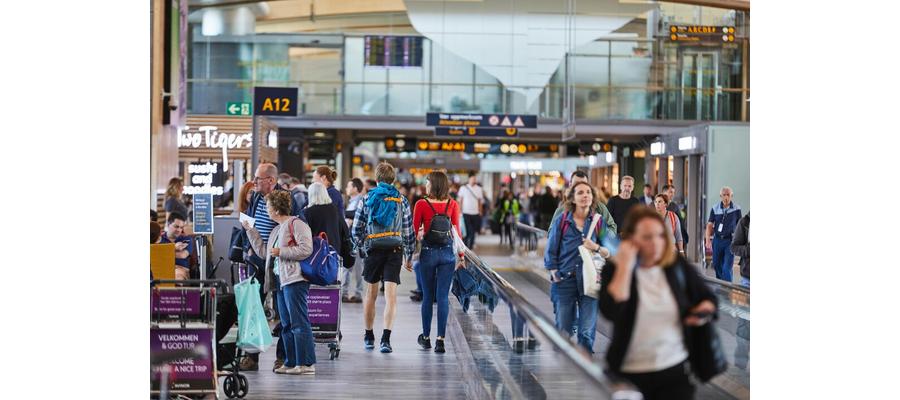 Nordmenn planlegger ferie på tross av strammere økonomi