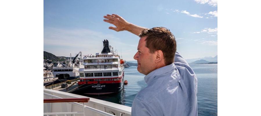 Hurtigruten rigges om – Skjeldam skal styre skuta fra London
