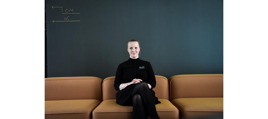 Bryter med årelang tradisjon, og nå trenger Anne hjelp