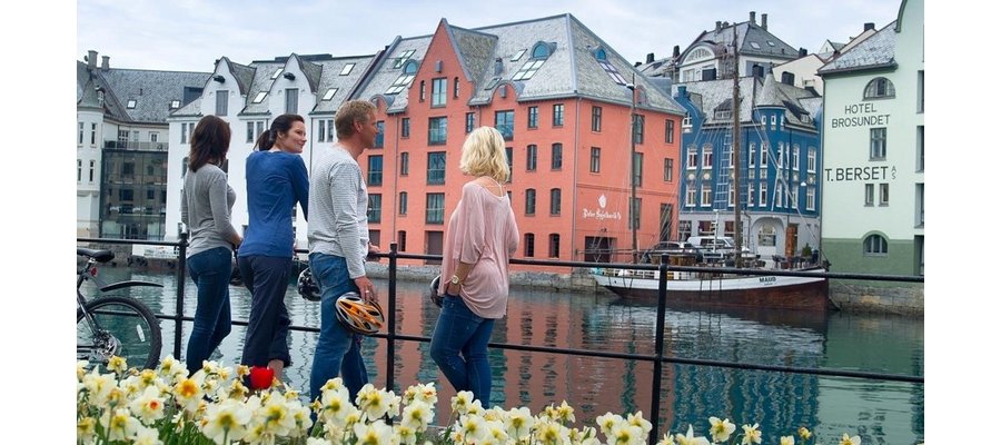 NHO Reiseliv på valgkampturné i sommer