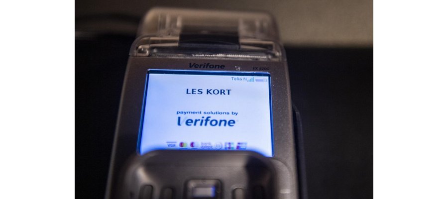 Fortsatt nedgang i kortbruken – spesielt på reiseliv