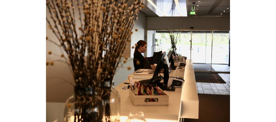 7 ting du aldri sier i hotellresepsjonen