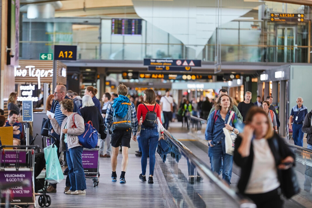 Nordmenn planlegger ferie på tross av strammere økonomi