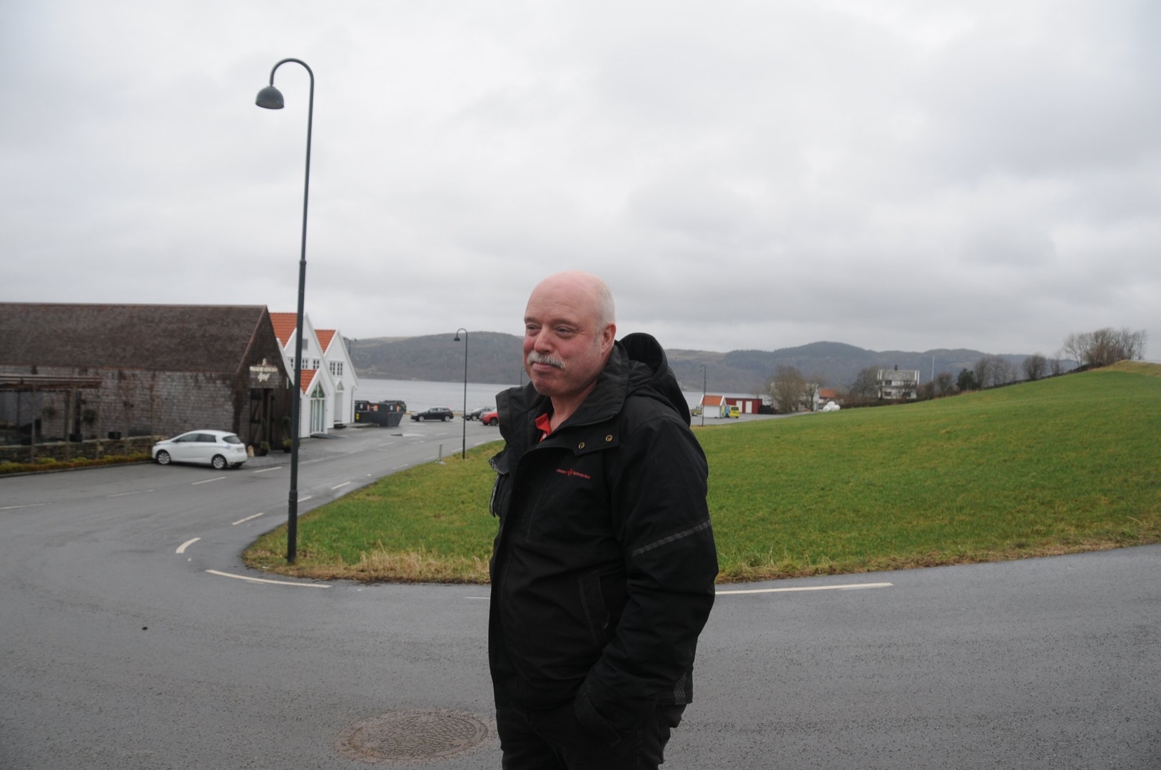 Hotellet vil ha 9,5 dekar av jorda til Oddbjørn: – Jeg har sagt, ta alt eller ingenting