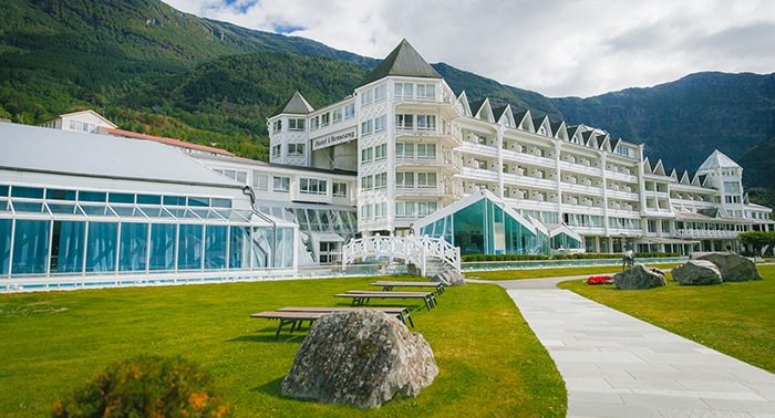 HEIMR Collection signerer Hotel Ullensvang
