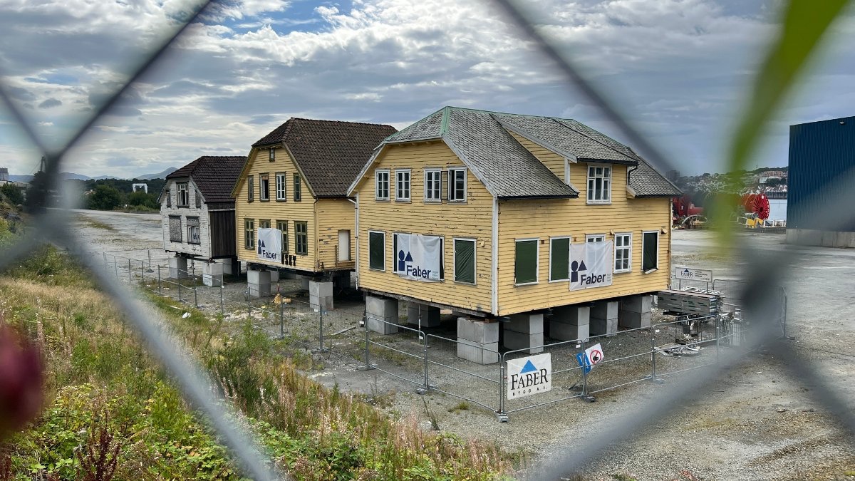 Hotell utvikling: Her står tre trehus på vent